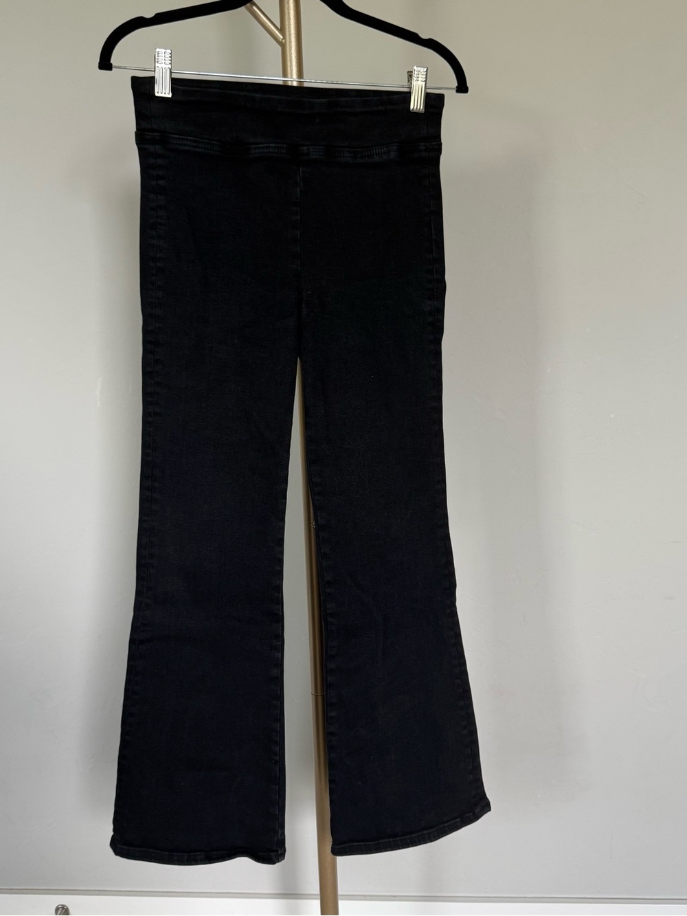 Frame Jet Set Flare Pull-On Black Jeans